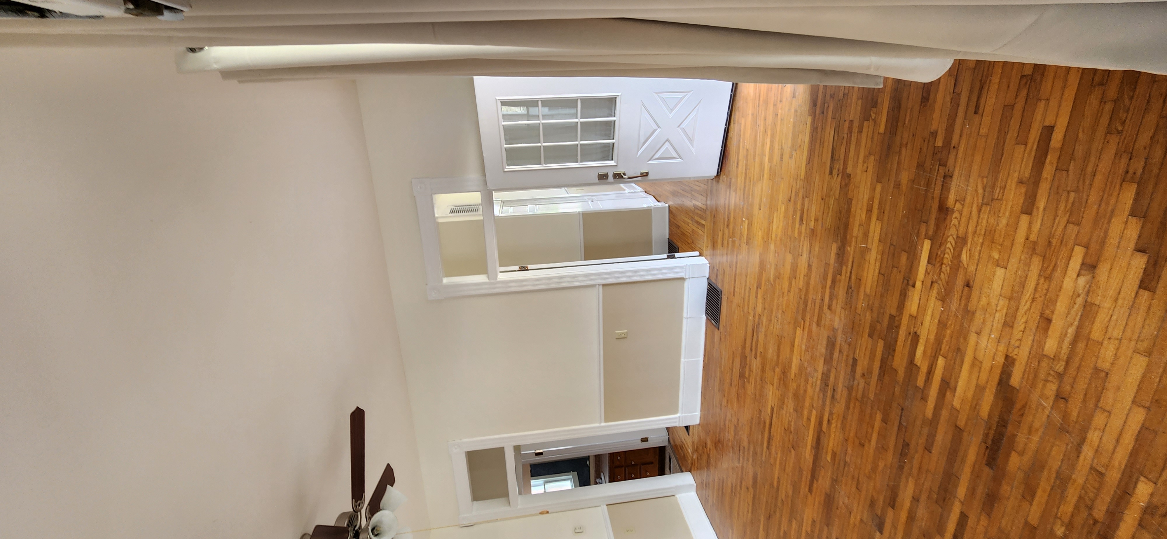 320 W Clinton lower unit pics 13.jpg